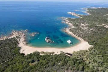 Découvrir la Corse en Catamaran