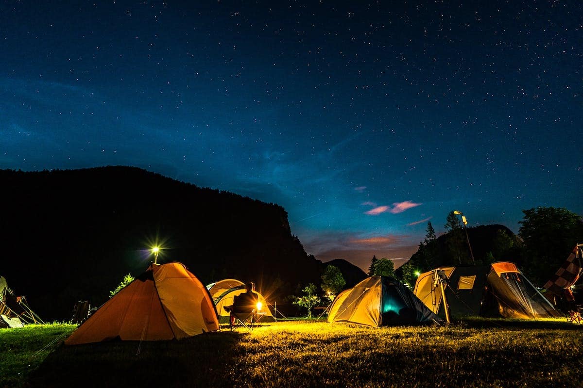 Découvrez les avantages des campings pour un séjour en pleine nature ...