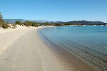 Les charmes cachés de la plage de Saint-Cyprien en Corse un paradis à explorer