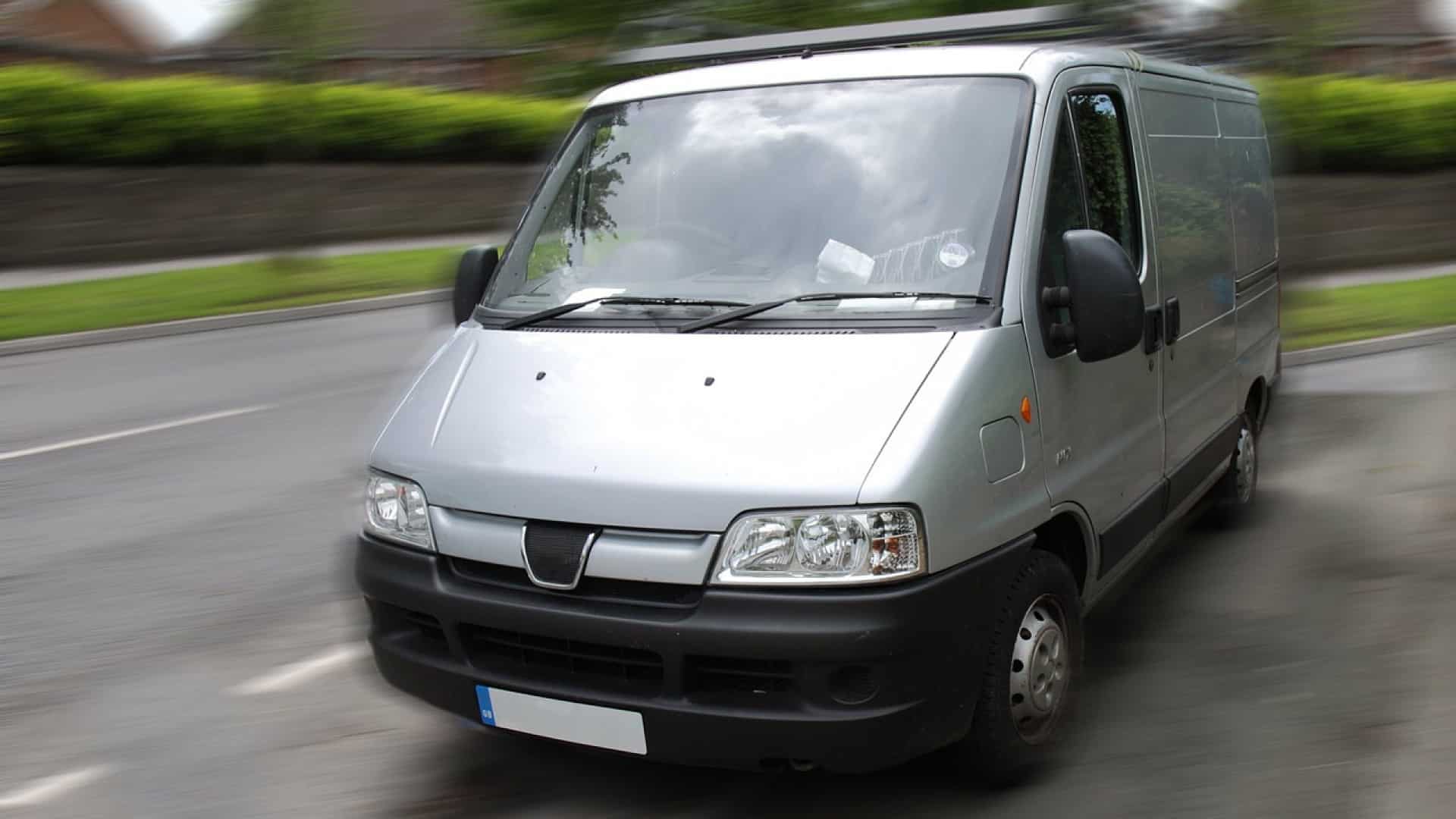 Faire appel à une entreprise spécialiste de l’aménagement professionnel des vans : quels avantages ?
