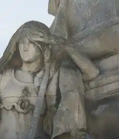 woman in white dress statue